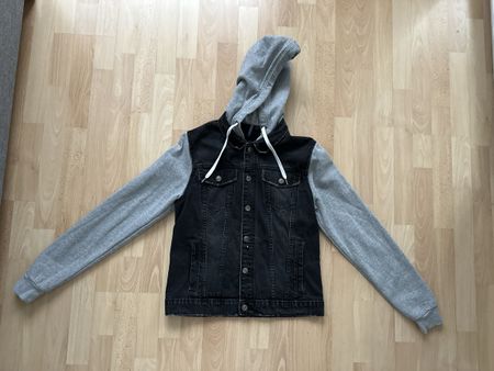 Schwarze Jeansjacke mit Kapuze Divided Grösse S schwarz grau