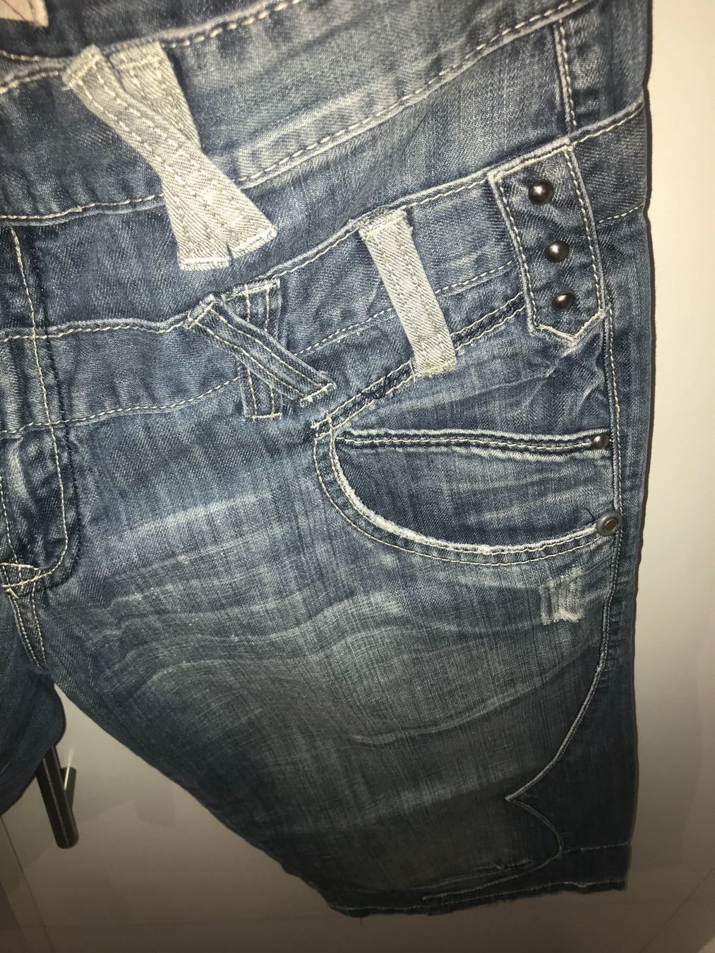 Jeans: JEANS SHORTS – Nuovo (secondo la descrizione) da basel venduto da lupettone 3