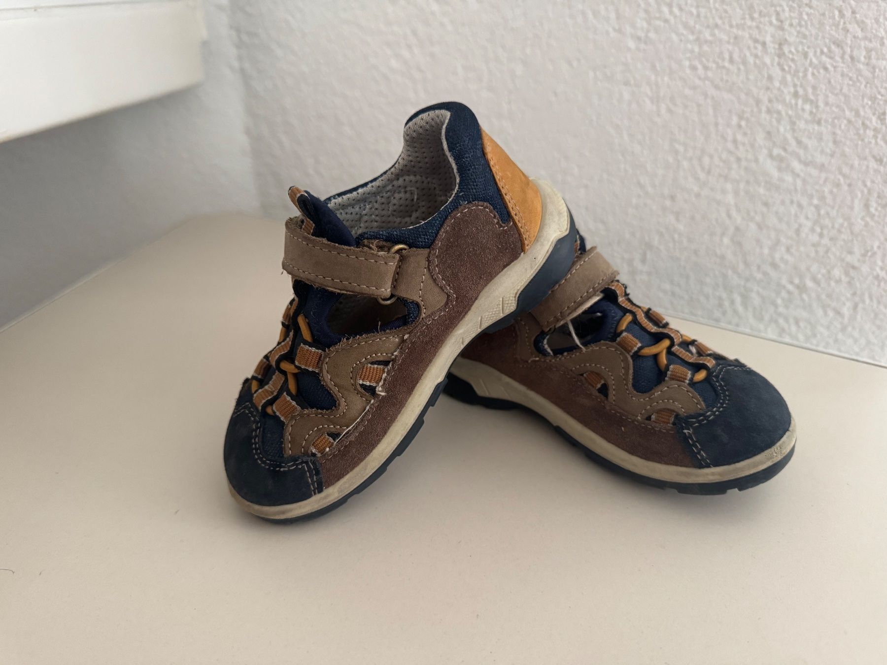 Scarpe per ragazzi: Sandalen Grösse 23 – Usato da Langenthal venduto da chirlis