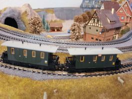 2 hübsche "Minitrix" K.Bay.Sts.B Wagen, Spur N, Nr. 3001