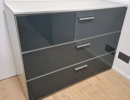 Kommode 3-teilig mit Metall-Korpus und Glasfront Graphit