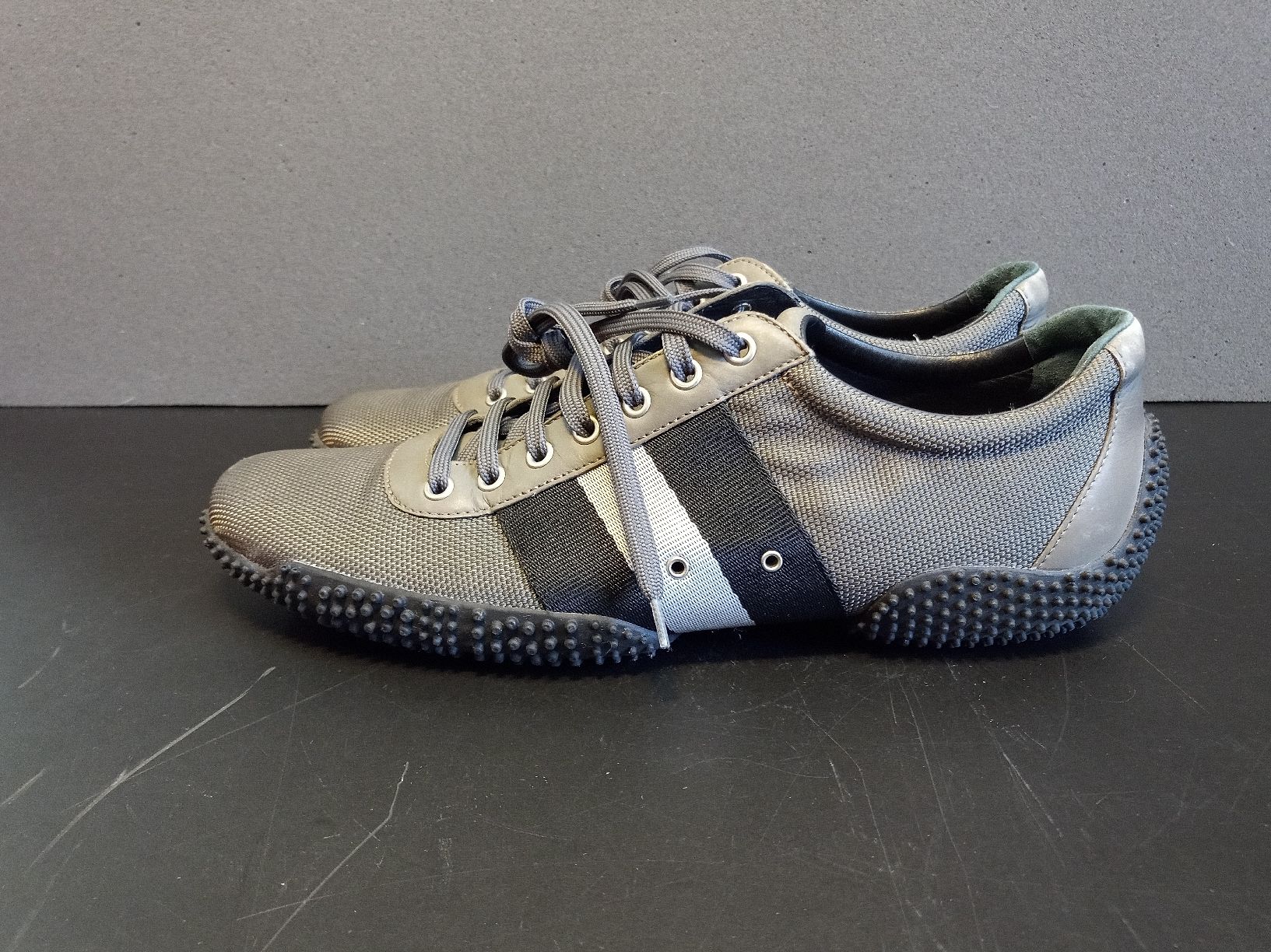 Bally Scarpe da donna: Bally Axien Damen Sneaker, Gr. 40.5 – Usato da Reiden venduto da Zofi-Brocki