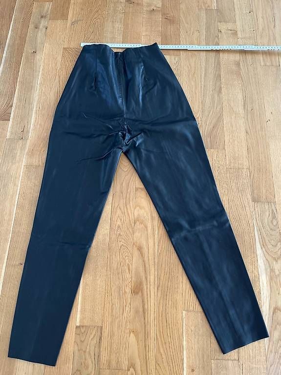 Pantaloni: Kunstlederhose, M, Zara – Usato da Breitenbach venduto da ani_tc2l 3