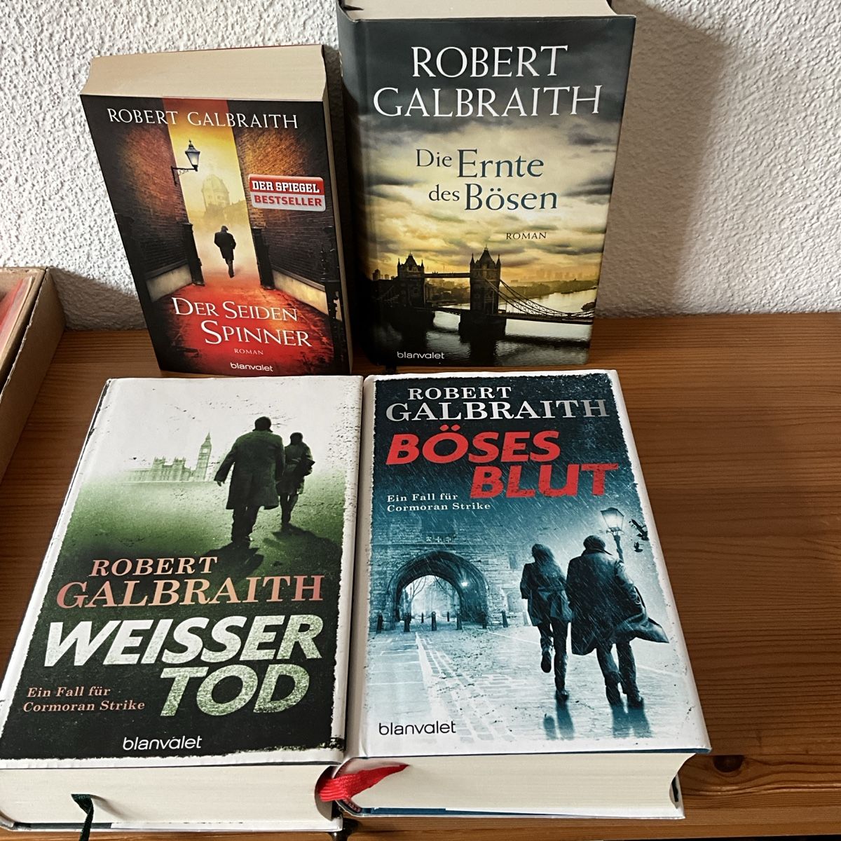 Libri: 4 Büchervon Robert Galbraith – Usato da Hittnau venduto da ltr_r76k