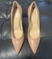 Gianvito Rossi Beige Pumps