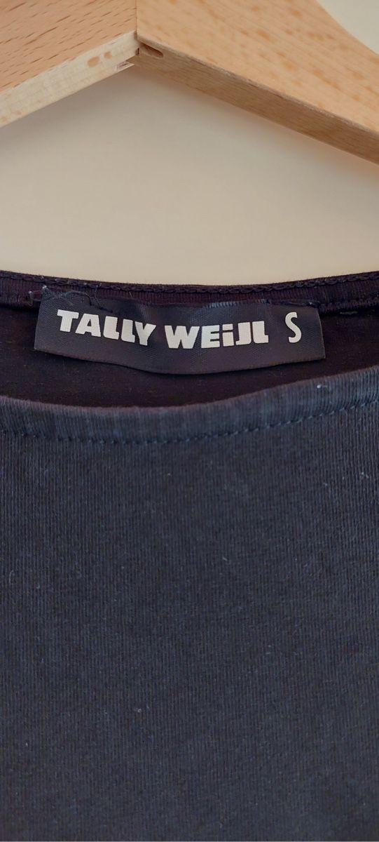 Tally Weijl T-shirts: T-shirt noir S – D'occasion à Épalinges par lola_vp_99 1