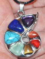 Halskette N-672 – Muschel mit 7 Chakra Steinen