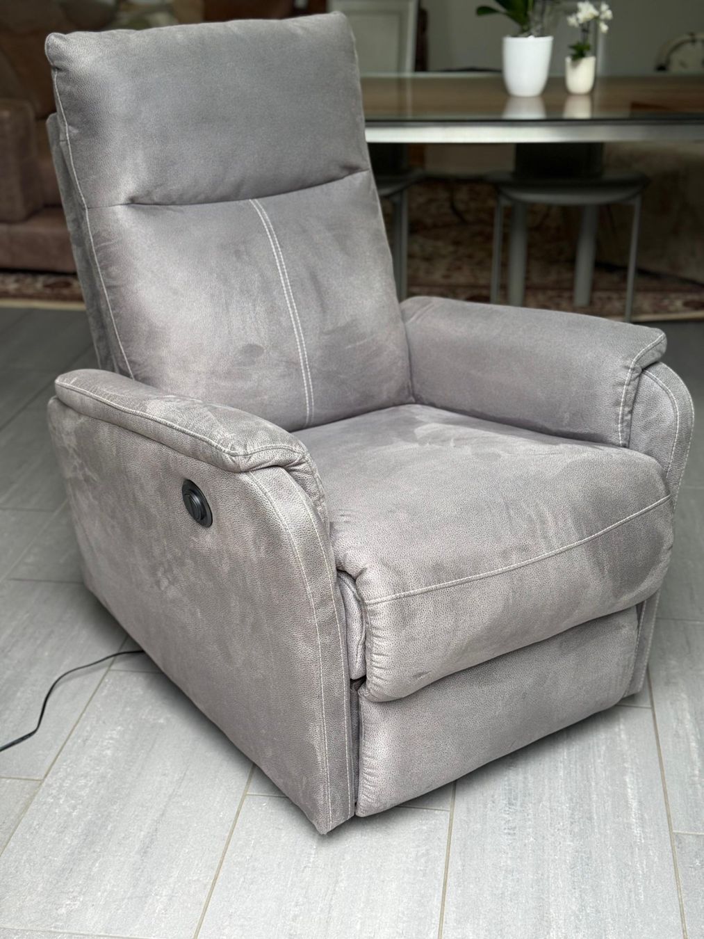 Poltrone: Relaxsessel, Elektrisch (Alcantara) – Usato da Winterthur venduto da tim_cl8x 2