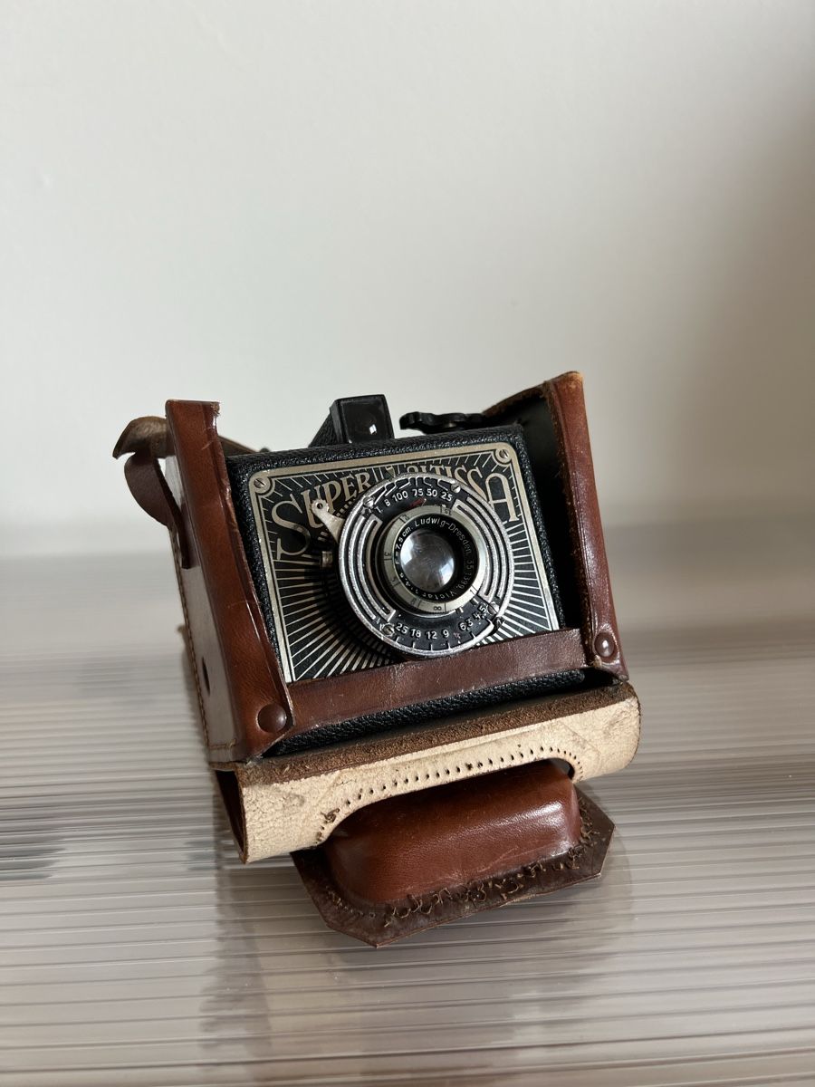 Fotocamera: Super Altissa Camera mit Leder Tasche – Usato da Zürich venduto da mai_p6f5