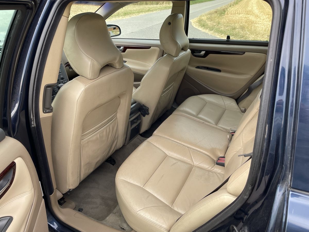 Volvo Automobili: Volvo V70 T5 kombi – Usato da Guntmadingen venduto da ManuelK. 5