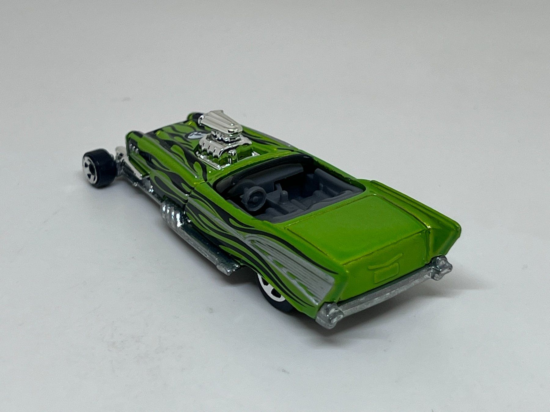 Hot Wheels Modellini d'auto: Hot Wheels '57 Roadster #12 – Usato da Wildegg venduto da LaaBoutique 2