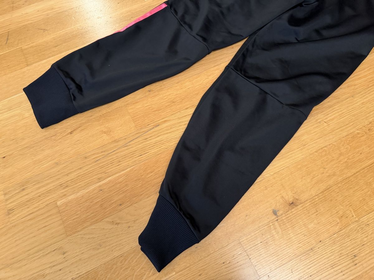 Adidas Pantaloni: Neue Adidas Trainingshose Grösse 152 – Nuovo (secondo la descrizione) da Bettlach venduto da Tradenet100 6