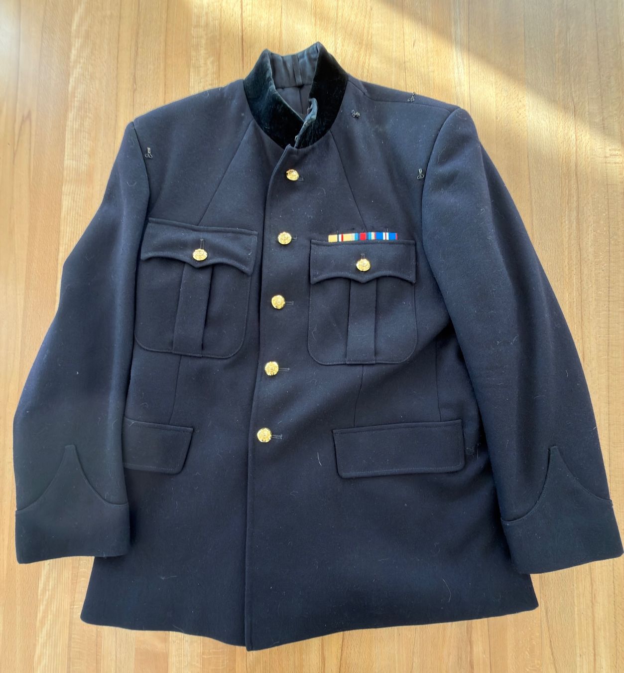 Uniformi: Royal Tank Regiment No1 Jacke – Nuovo (secondo la descrizione) da Niederwil SO venduto da Psusennes