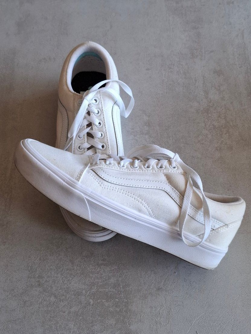 Vans Herrenschuhe: Vans Turnschuhe weiss Grösse 42 – Gebraucht aus Biel/Bienne von Kokos4 1