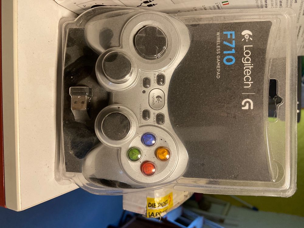 Logitech F710 (Neu und originalverpackt) in Yverdon-les-Bains für CHF 3 ...