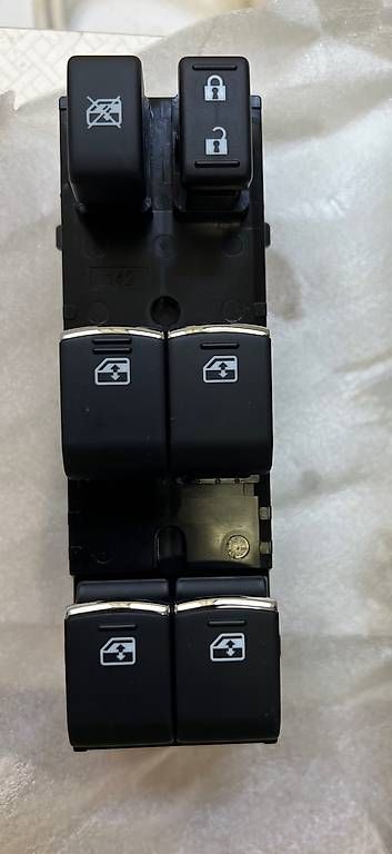 Toutes les pièces auto: Subaru Impreza Fensterheber Schalter – D'occasion à Appenzell-Steinegg par 200162