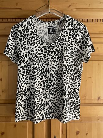 Damen T-Shirt Superdry weiss schwarz Muster Grösse 40