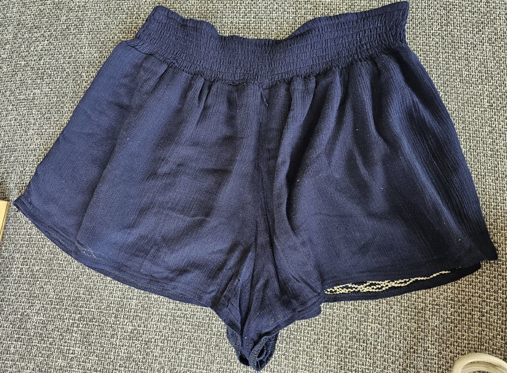 Hosen: Short d'été bleu foncé T.L – Gebraucht aus Forel (Lavaux) von Clelia94 1