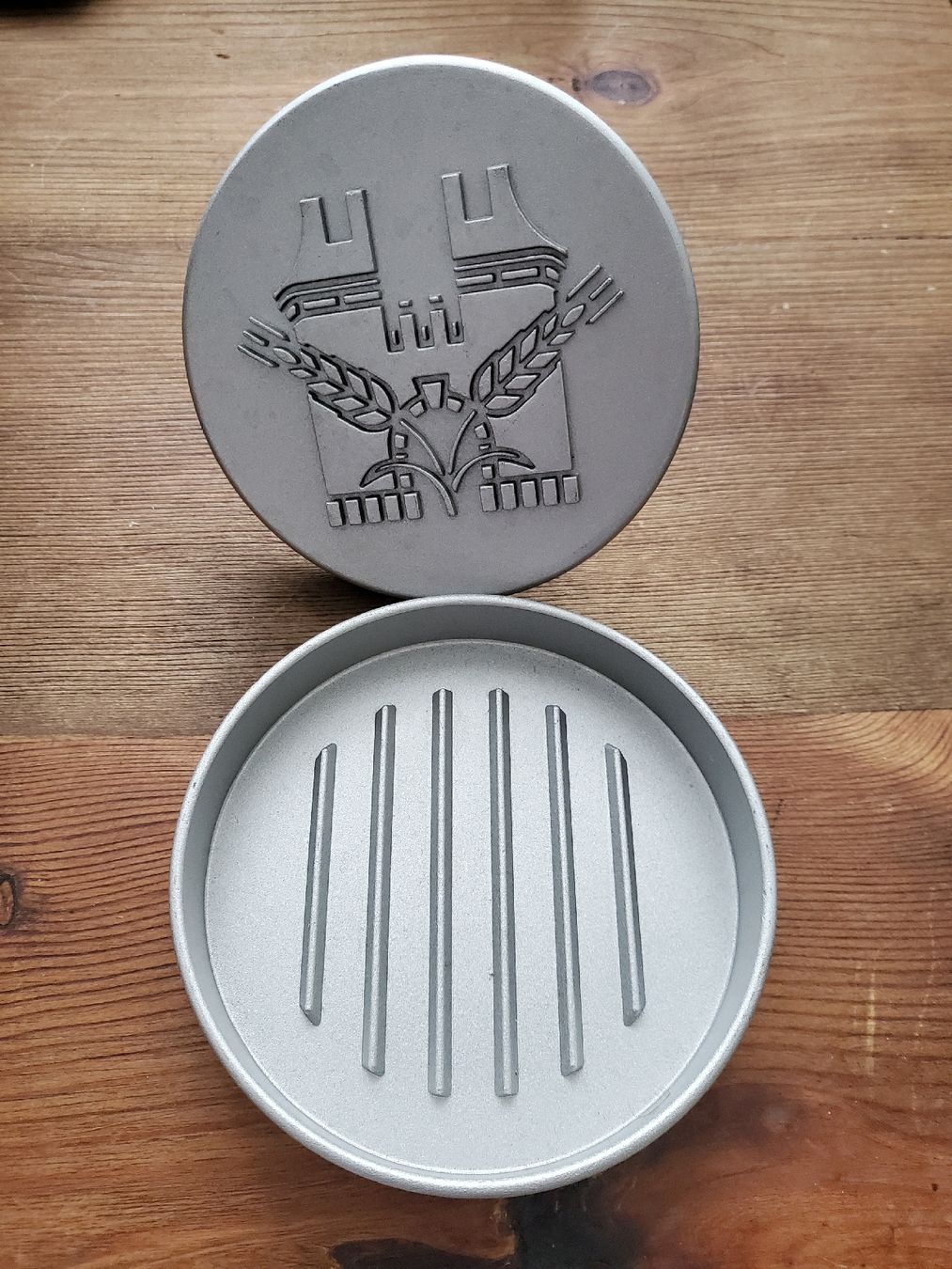 Appareils de cuisine: Feldschlösschen Burgerpresse - Limited Edition! – Neuf (Voir description) à Einsiedeln par high5