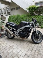 Motorrad Triumph Speed Triple Naked Bike schwarz gebraucht