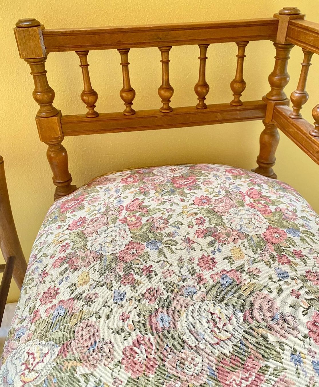 Sedie: Antike Stühle mit Blumenmuster - 2er Set – Usato da Krauchthal venduto da MEWA01 2
