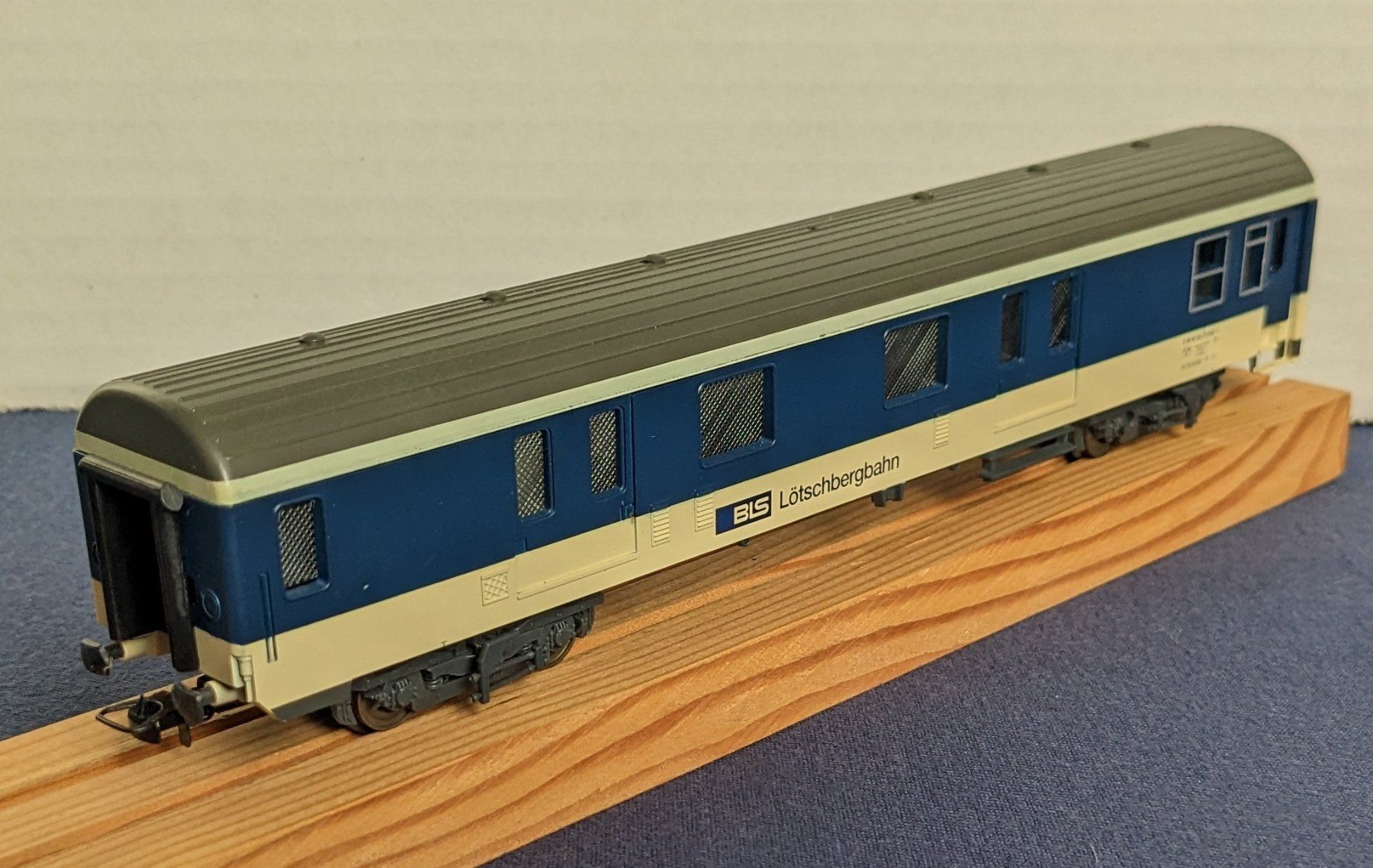 Lima Modellini di ferrovie: Lima 309364 BLS Fourgon ex-SNCF MC76 Ep5 – Nuovo e nell'imballaggio originale da Léchelles venduto da dan_q8wr 2