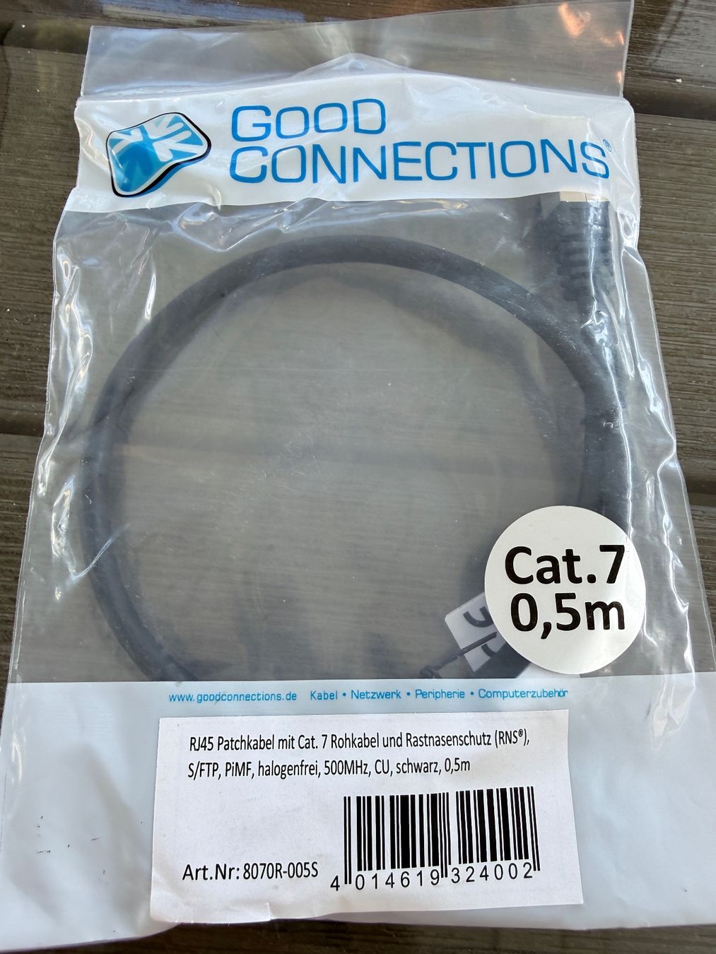 Câbles: RJ45 Patchkabel Cat.7 0,5m schwarz neu – Neuf avec emballage d'origine à Winterthur par Puma2662