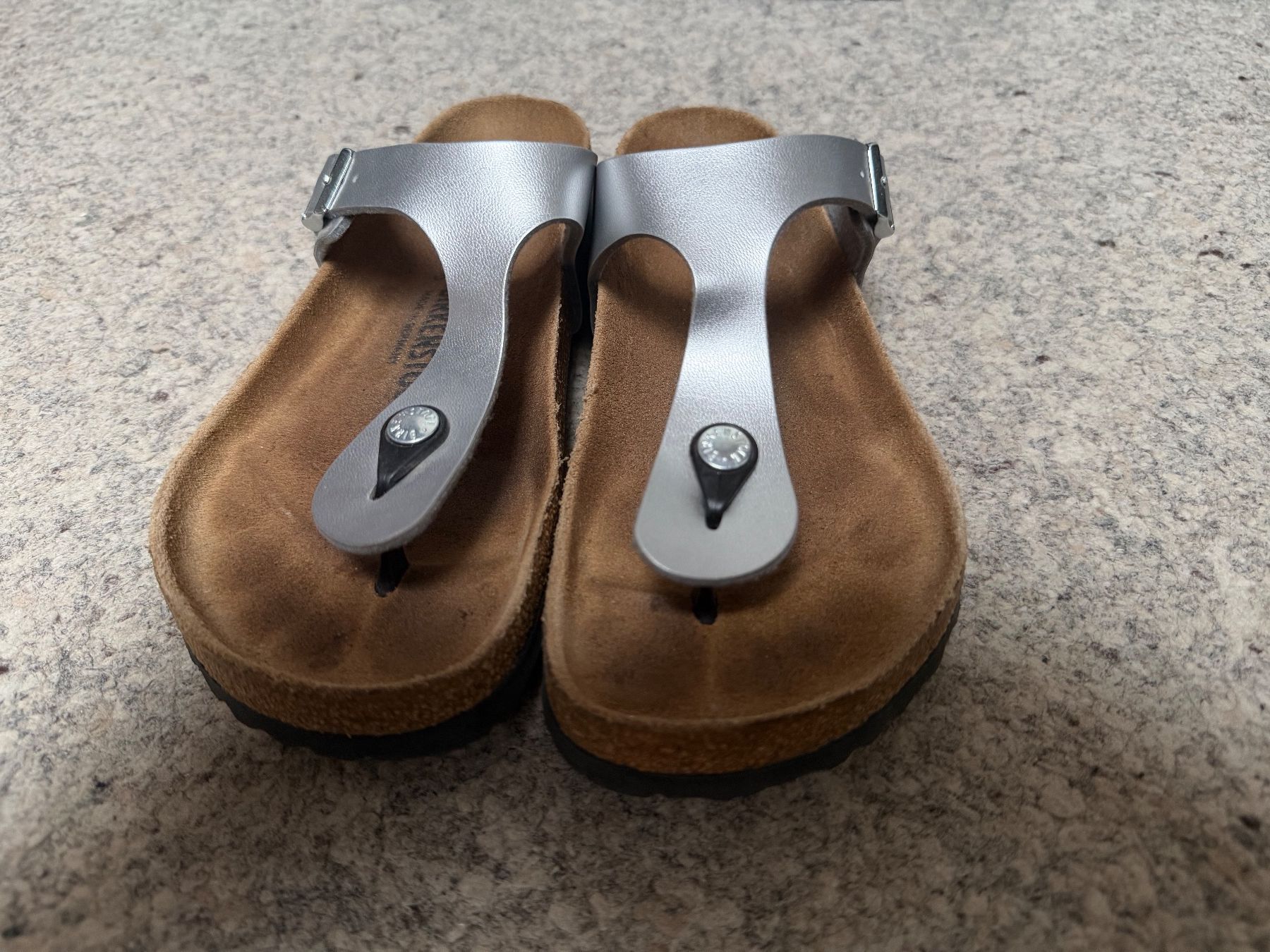 Birkenstock Chaussures femmes: Birkenstock Gizeh Silber Gr. 40 – D'occasion à Wattwil par edel88 3