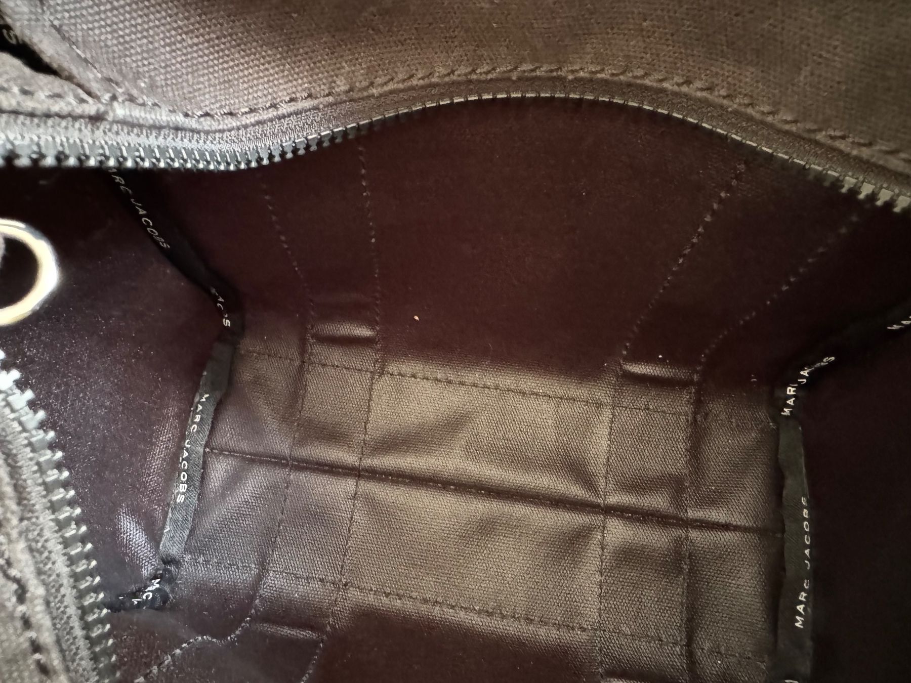 Marc Jacobs Borse da donna: Marc Jacobs The Tote Bag Mini, Schwarz Stoff – Usato da Frauenfeld venduto da guli11 4