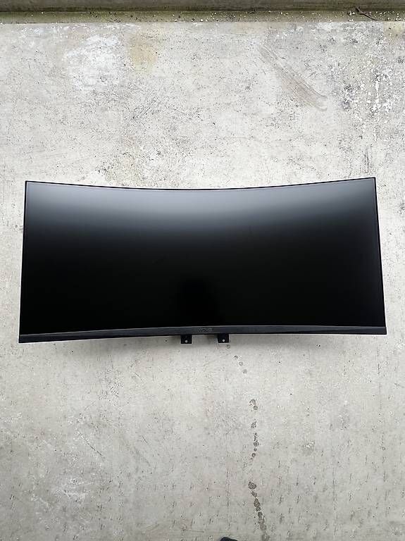 Asus Monitor: Asus Tuf 34 pouces – Usato da Lausanne venduto da Jyaime