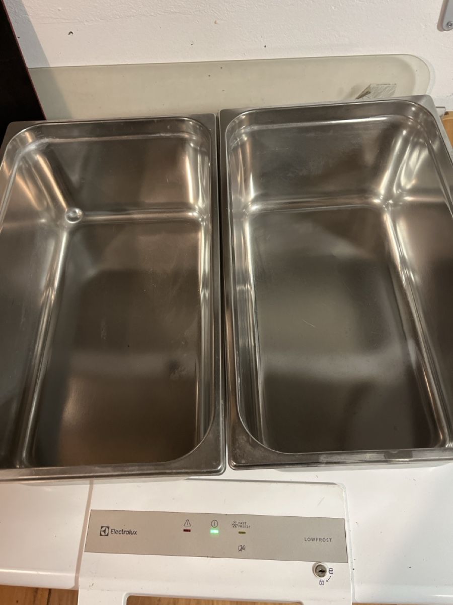 Cucine complete: 2 Gastro-Edelstahl-Behälter GN 1/1 – Usato da Zofingen venduto da Flo5 1
