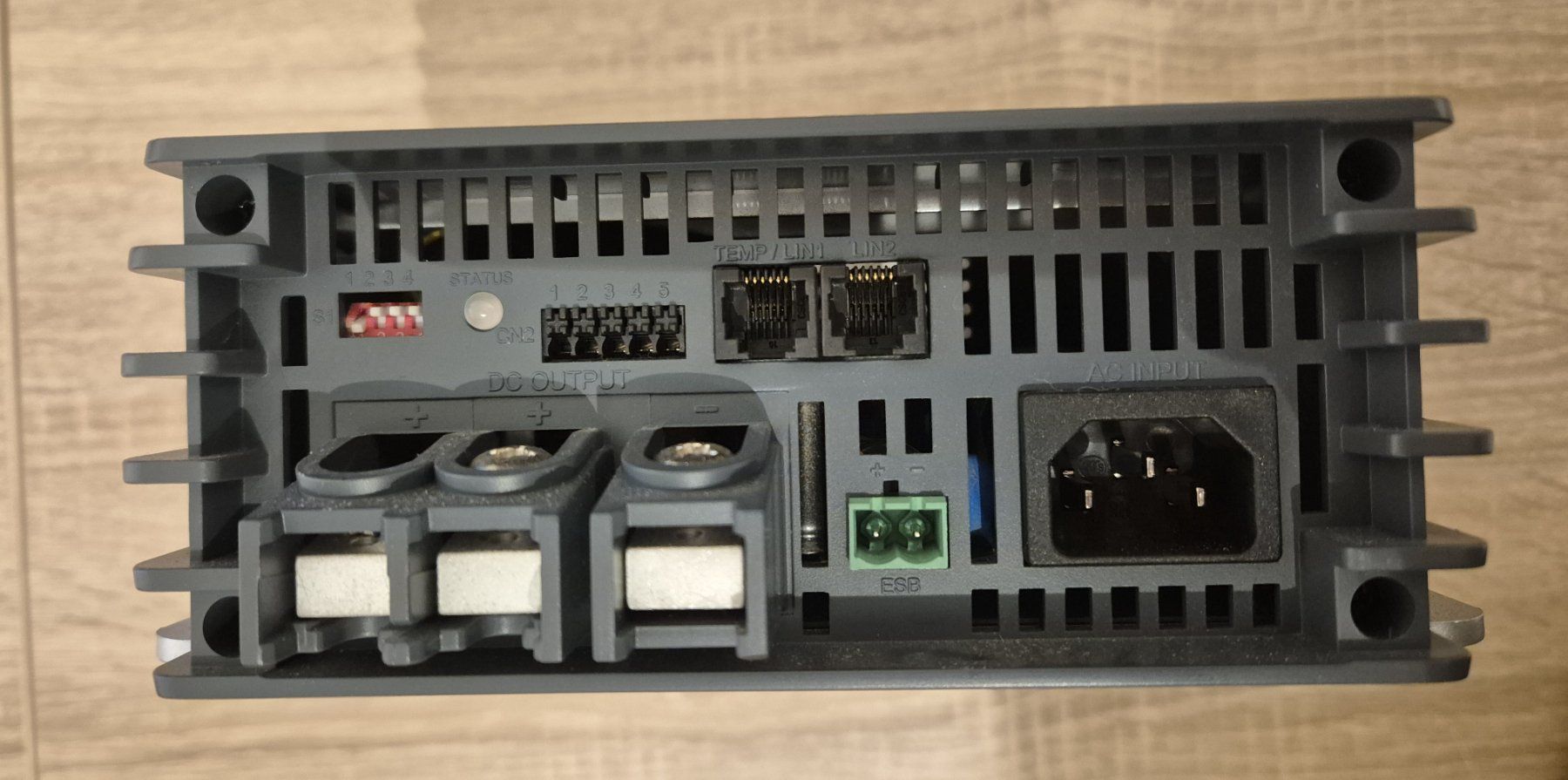 Dometic Caricabatterie: DOMETIC WAECO PerfectCharge MCA1225 – Usato da Weiach venduto da ZHmakitiAG 1
