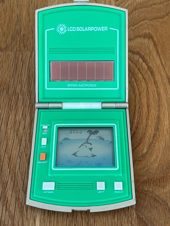 Bandai Electronics LCD Solarpower SOS Shark Island 1982 Game 1