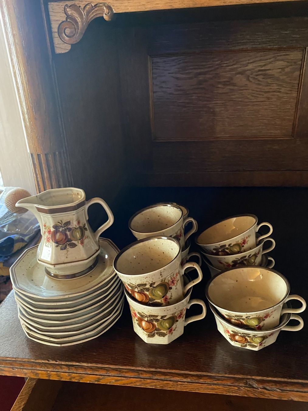 Geschirrsets: Kaffeetasse mit Unterteller – Gebraucht aus Niederbipp von cla_ynv9