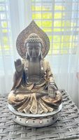 Dekorative Buddha Figur, goldfarben, für entspannte Momente