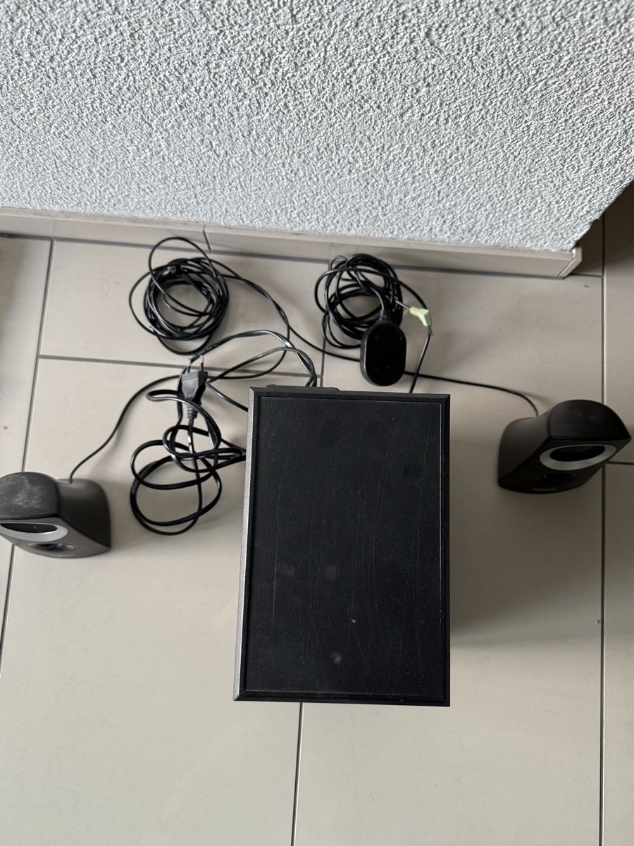 Logitech Casse acustiche: Logitech Lautsprecher System mit Subwoofer - Top Sound! – Usato da Hedingen venduto da vane.zh