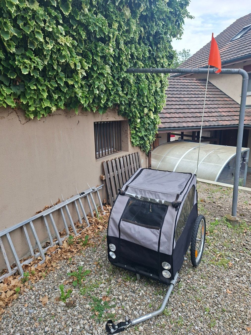 Remorques: Hundeanhänger – D'occasion à Obermumpf par Heibue