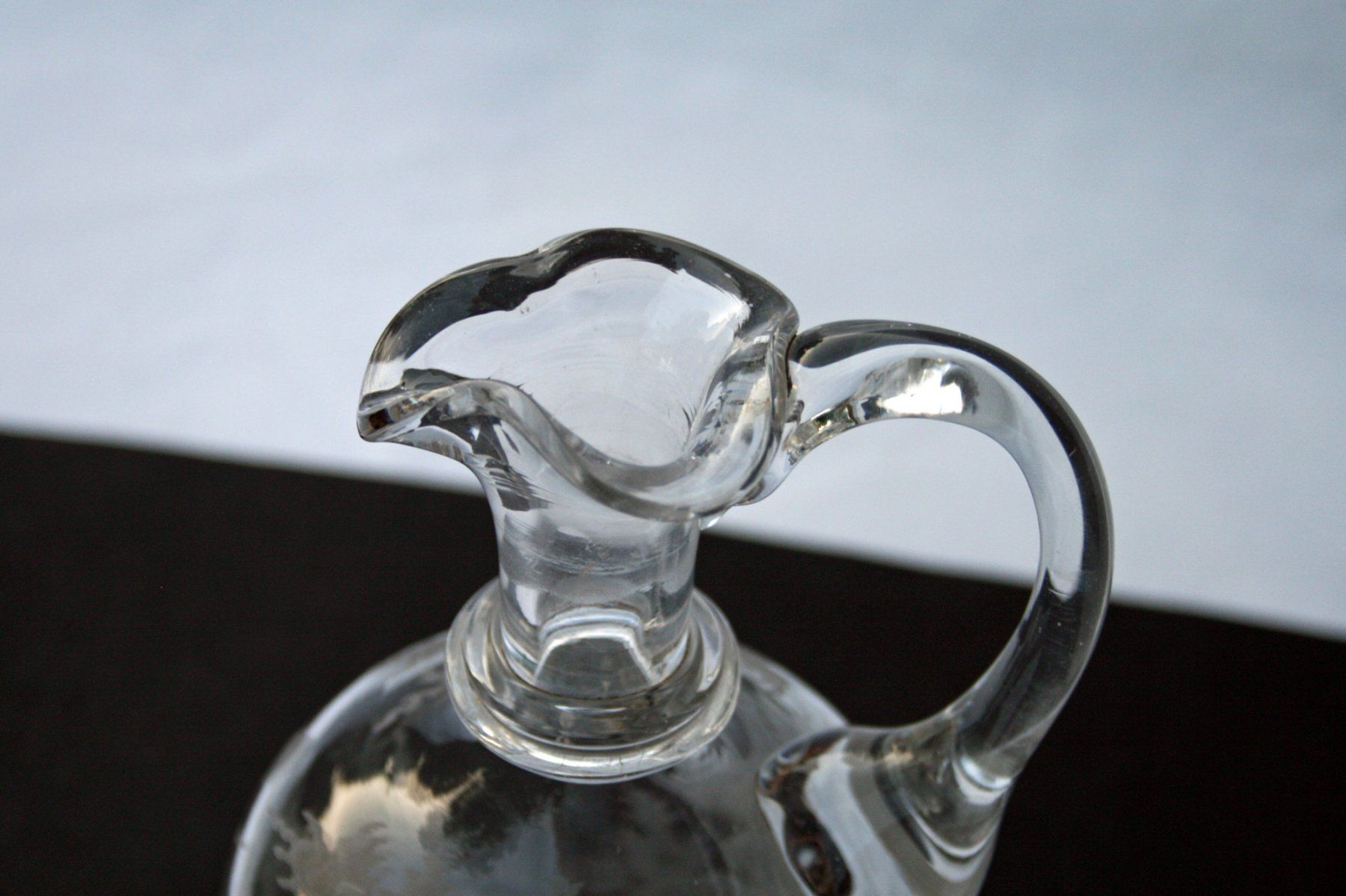 Caraffe: Antiker Glaskrug / Karaffe mit feiner Gravur – Usato da Hosenruck venduto da Musikmamsell 2