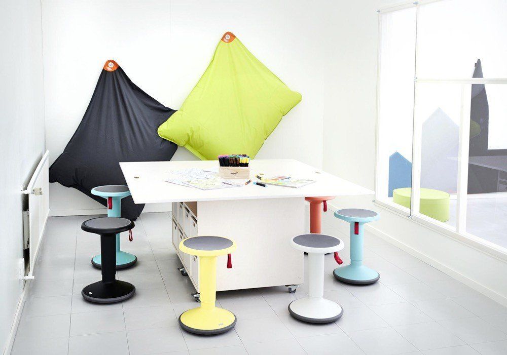 Sgabelli: Interstuhl Hocker & Stehilfe UPis100 Bürohocker orange – Nuovo e nell'imballaggio originale da Bad Zurzach venduto da QLASSIQ 1