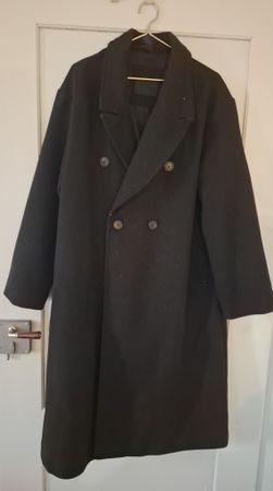 Klassischer schwarzer Wollmantel, Grösse L, top Zustand