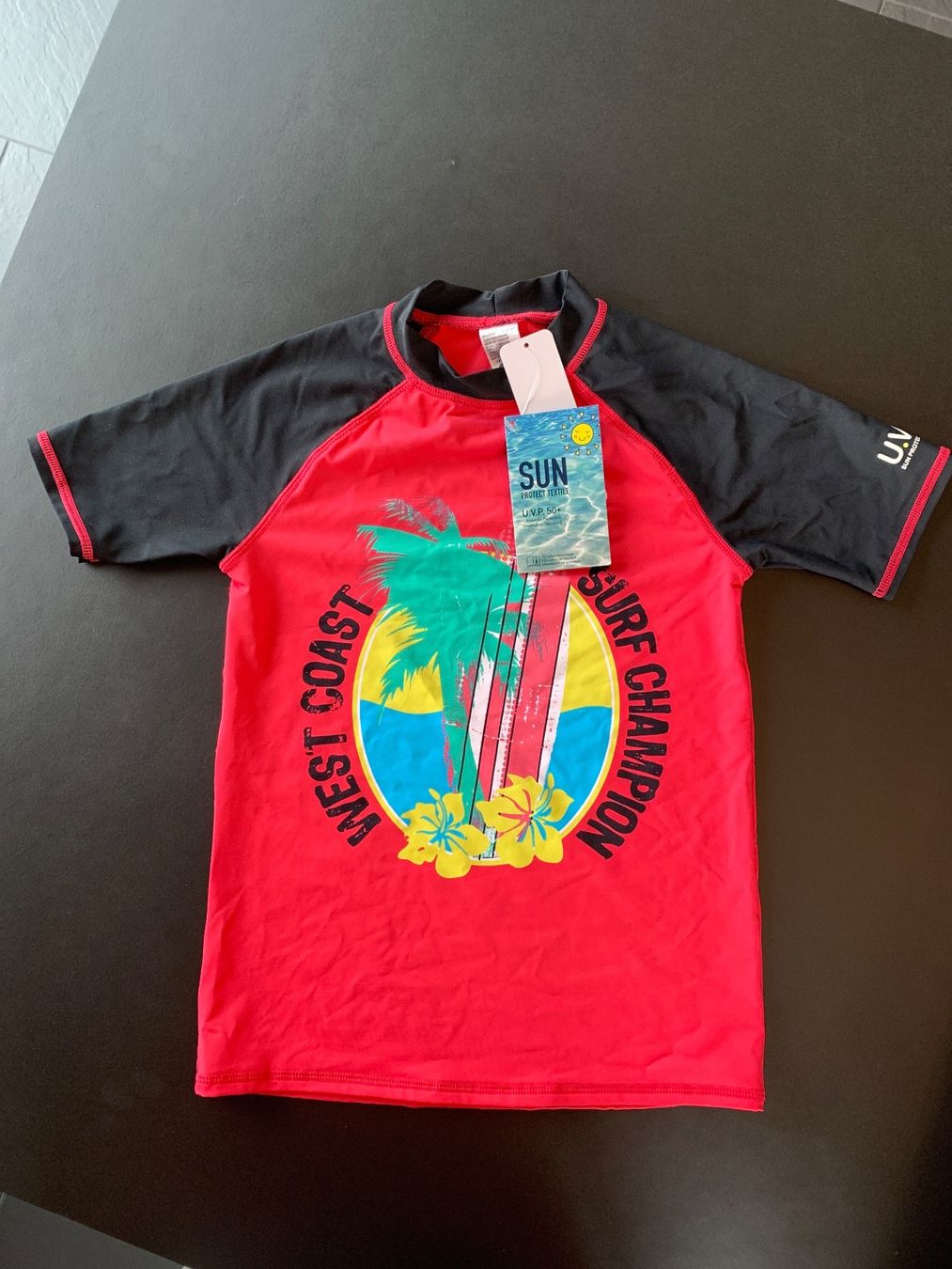 Camicette, T-shirt & Top: UV Shirt 140 neu – Usato da Benken ZH venduto da Pinot2015