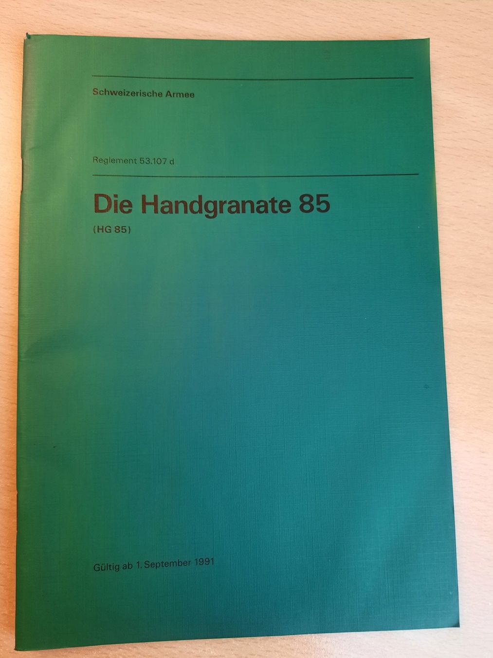 Reglemente & Vorschriften: Die Handgranate 85 – Gebraucht aus Ruswil von