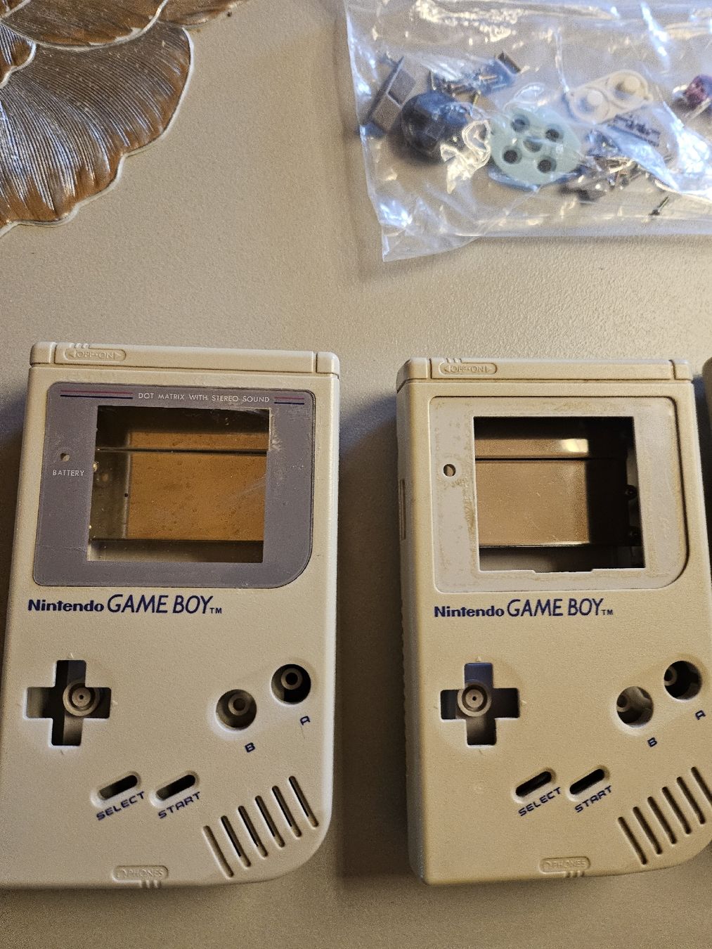 Nintendo Konsolen: Original Gameboy Cases Ersatzteile  – Defekt aus St. Gallen von Cocos_Ricardo 2