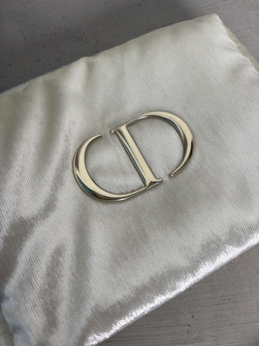 Dior Custodie per cosmetici: Dior Necessaire Perle – Nuovo (secondo la descrizione) da Steinmaur venduto da aly_mhs6