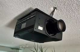 Barco Bragi Cinemscope mit Objektiv EN63