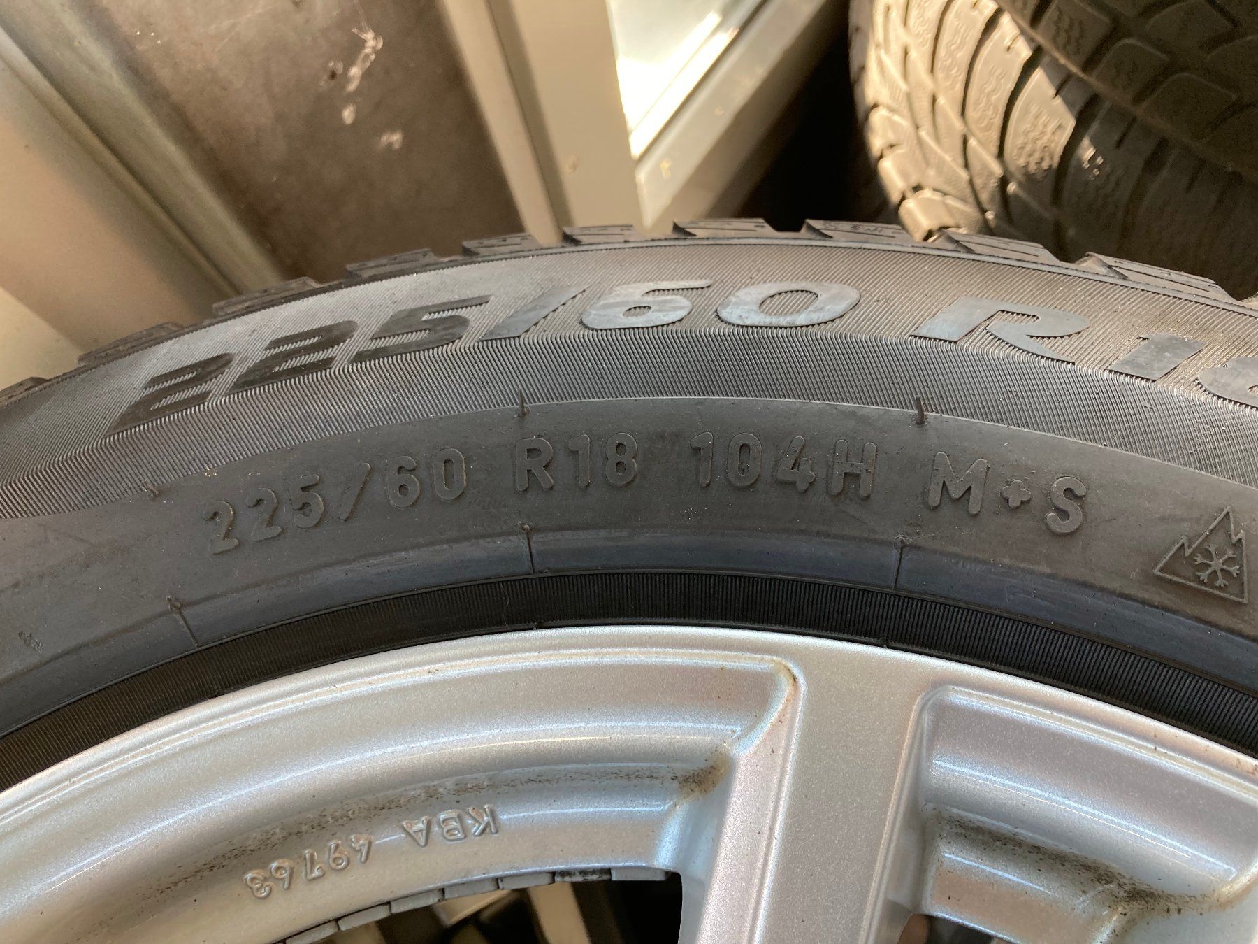 BMW Pneumatici & Ruote complete: BMW X3 Winterräder 225/60R18 – Usato da Cham venduto da WB2223 5