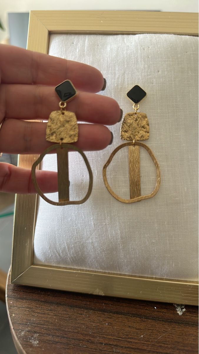 Ohrringe & -stecker: Statement Earrings Gold Tone Black Geometric Design – Gebraucht aus Bouveret von dou_g8q7
