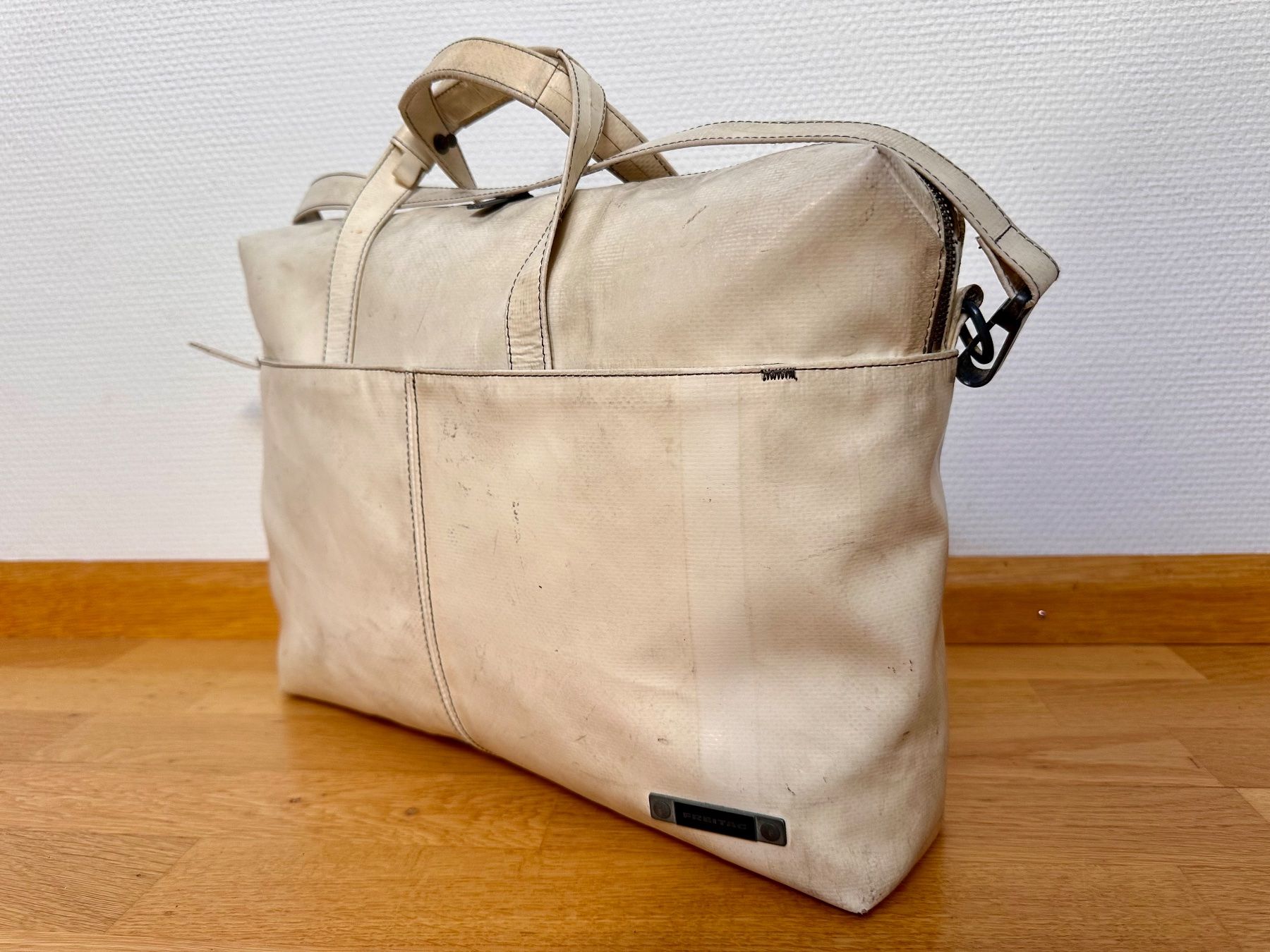 Freitag Borse: FREITAG REFERENCE HOFFMANN F523 Laptoptasche Business Tasche – Usato da Binningen venduto da Rewind1 2