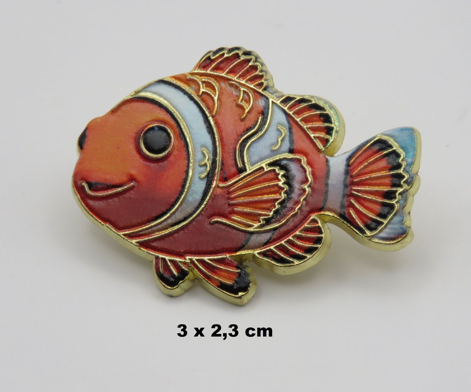 Spille & Fermagli: Ansteck Pin - Clownfisch - Emaille - Goldfarben - 3x2,3cm – Nuovo e nell'imballaggio originale da Grenchen venduto da Yamahwildstar16