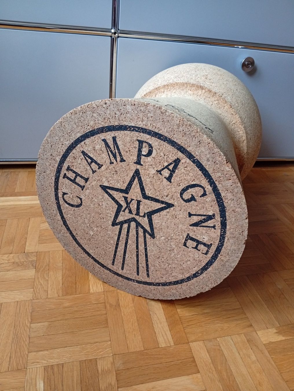 Sgabelli: Tabouret en liège bouchon géant de Champagne – Usato da Villars-sur-Glâne venduto da dadj01 4